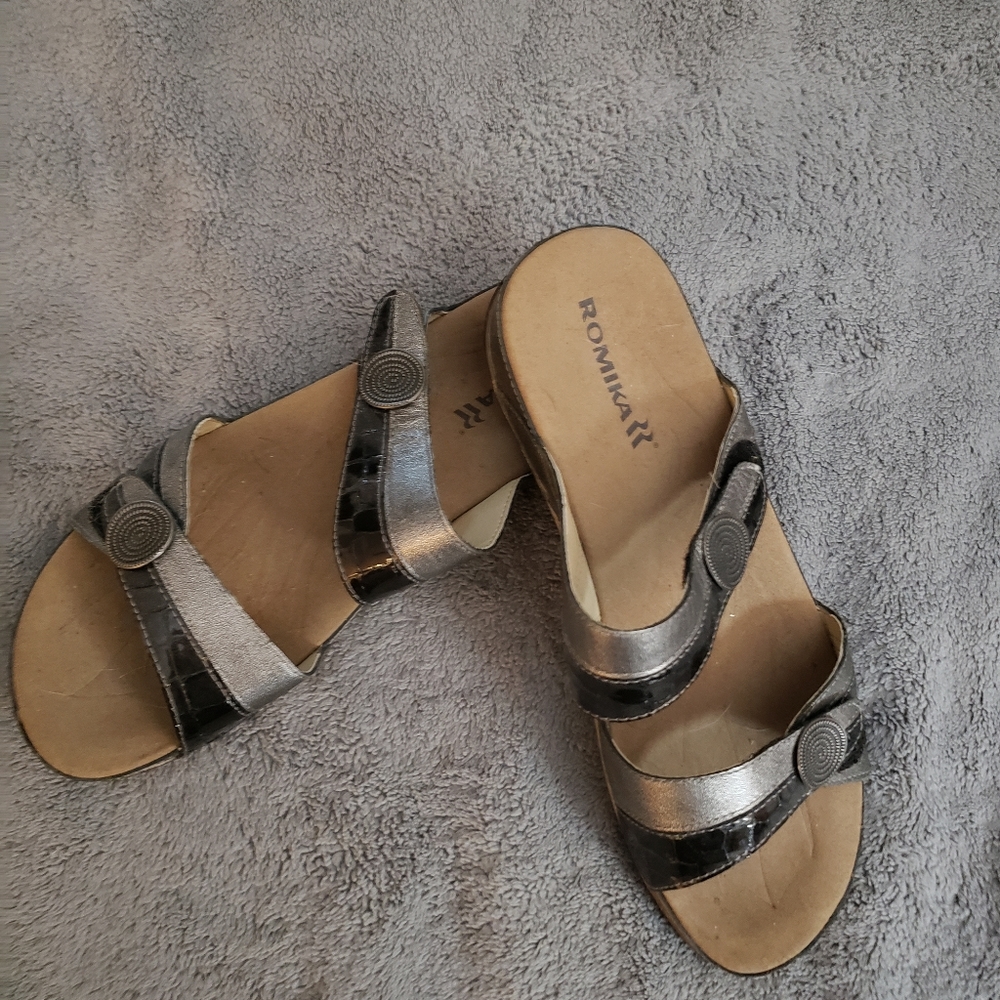 Romika size 42 sandals with velcro straps